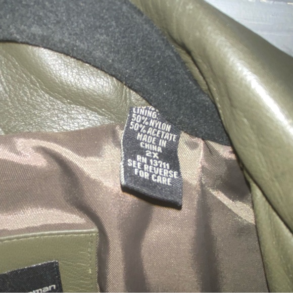 V alerie Stevens Olive 100% leather button-down jacket size 2xl. - Picture 4 of 6